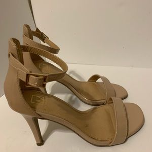 Material Girl Strappy Sandals Sz 7W